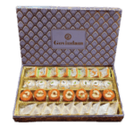 Box 1kg - Mawa Tiranga, Pinni, Khirkadam & Kaju Katli